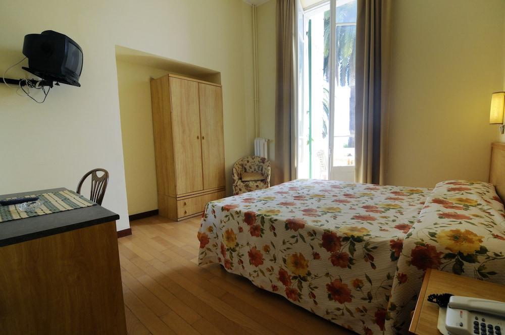 Hotel Petit Royal オスペダレッティ エクステリア 写真