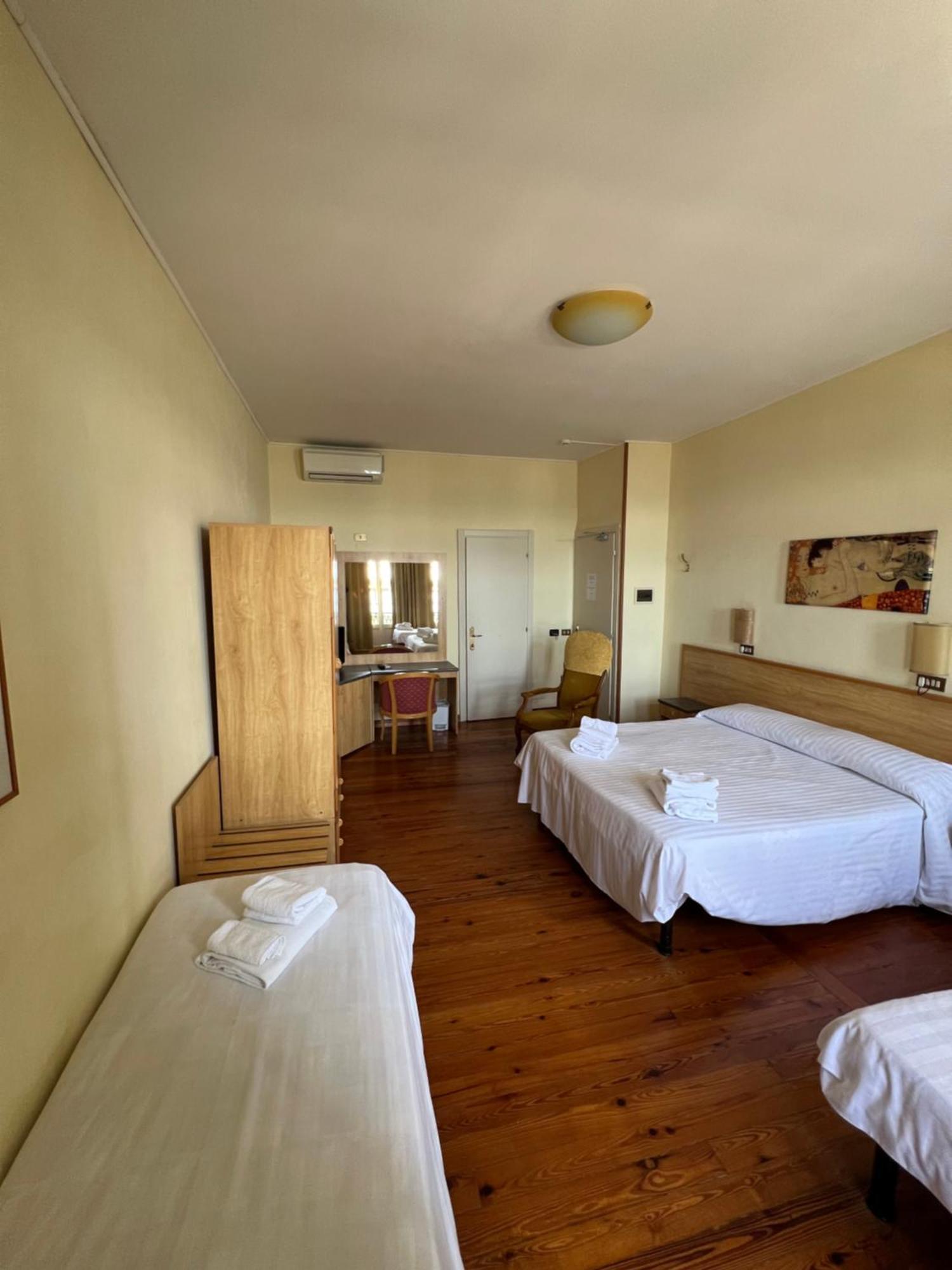 Hotel Petit Royal オスペダレッティ エクステリア 写真